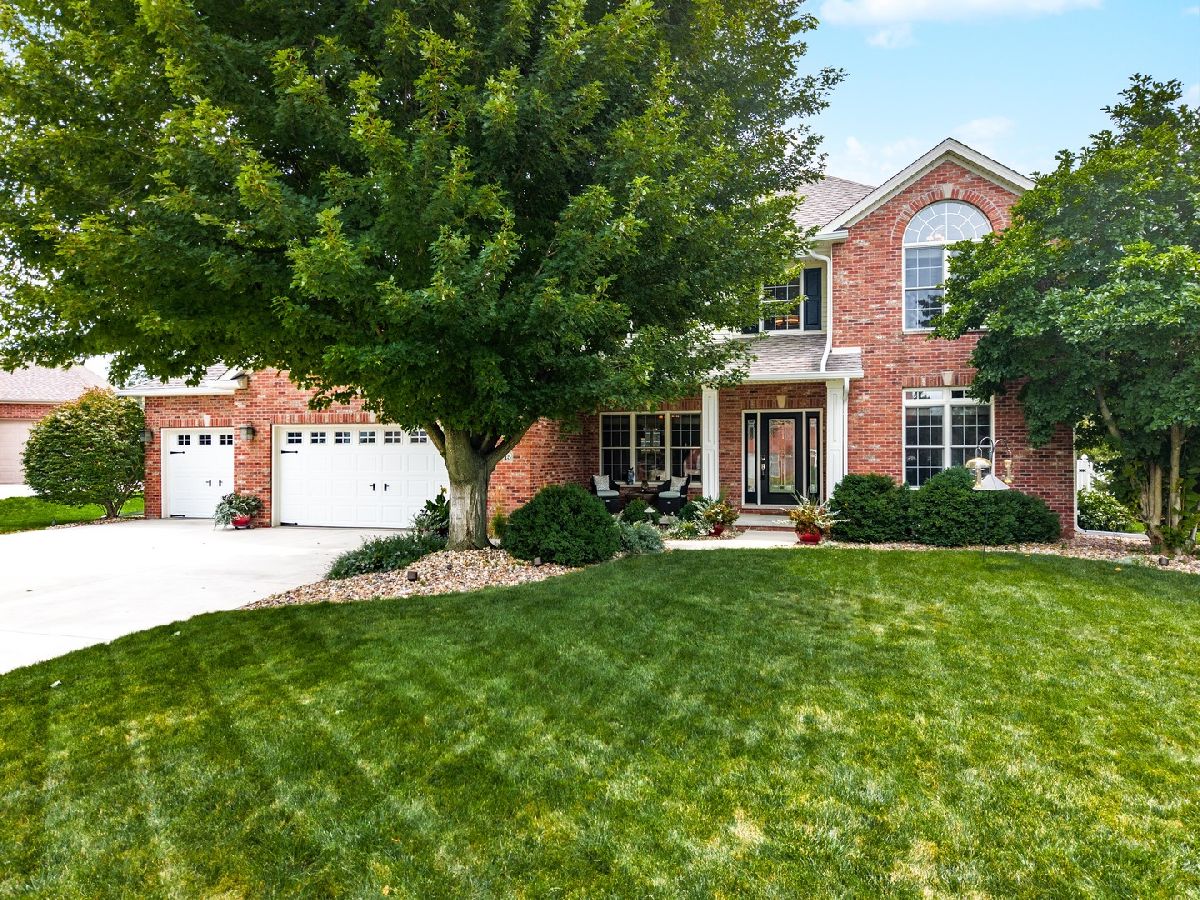  For Sale Bloomington Illinois, 15 Strawberry Road