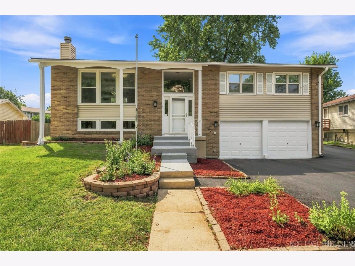  For Sale Bolingbrook Illinois, 539 Hampshire Lane