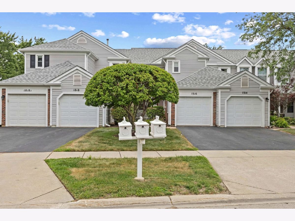 Townhomes & Condos For Sale Hampton Farms Elk Grove Village Illinois, 1816 Vermont Drive