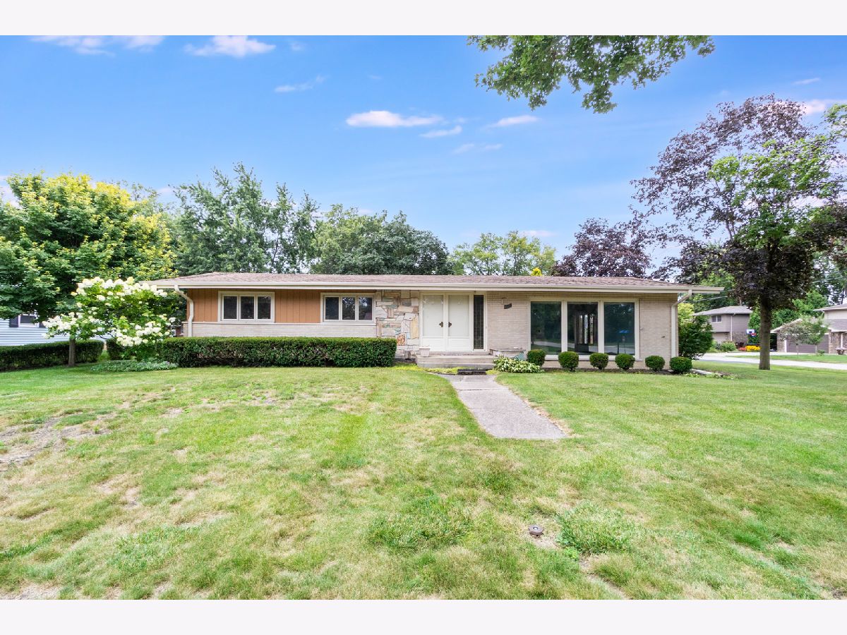 For Sale Beecher Illinois, 642 Country Lane