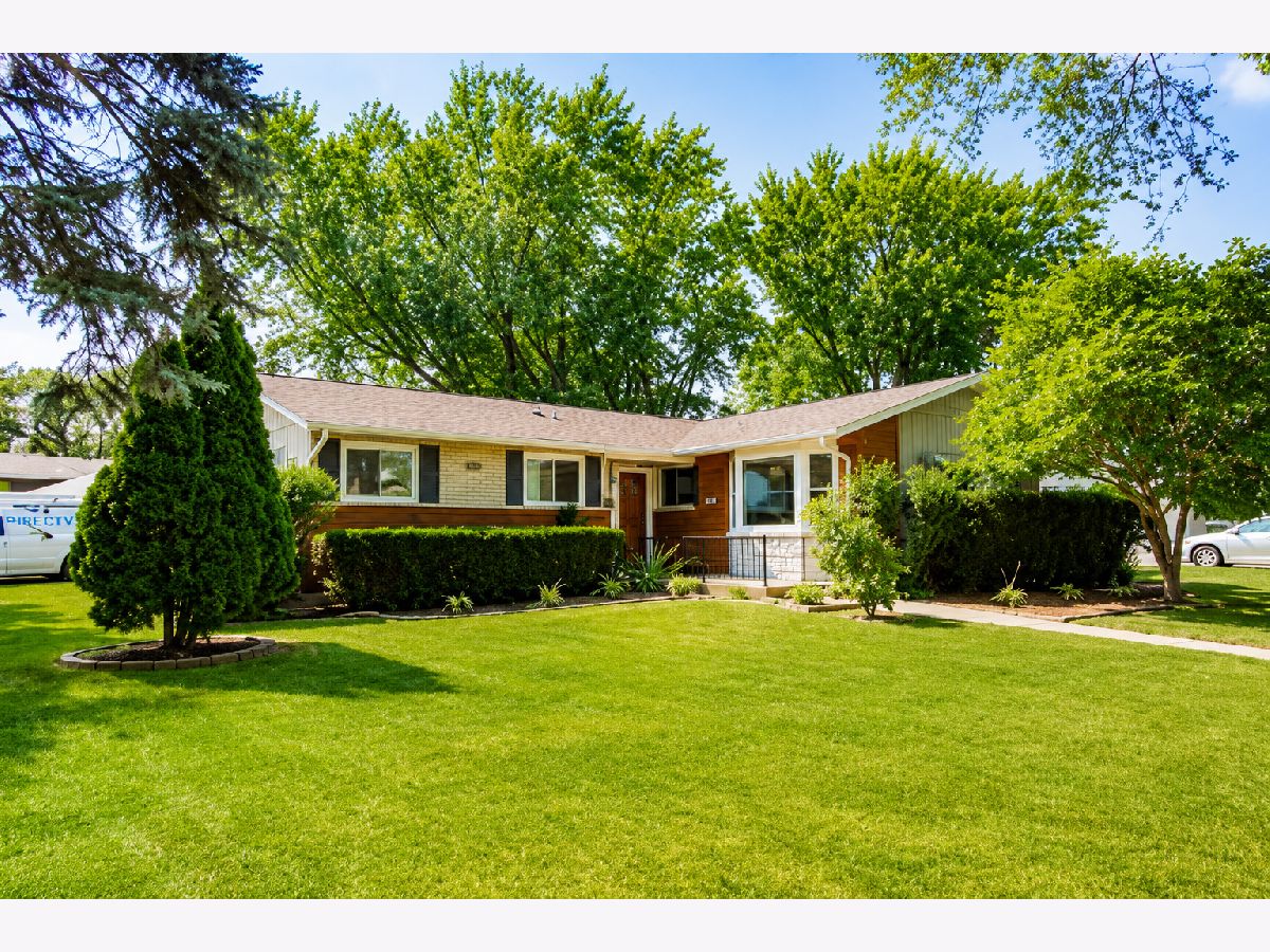  For Sale Elk Grove Village Illinois, 230 Fleetwood Lane