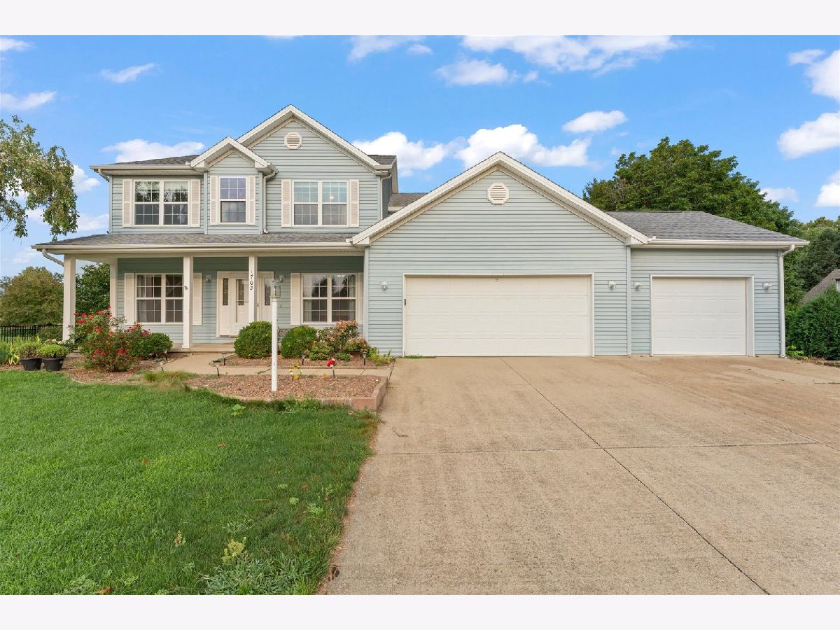  For Sale Mahomet Illinois, 1703 Deer Run Drive