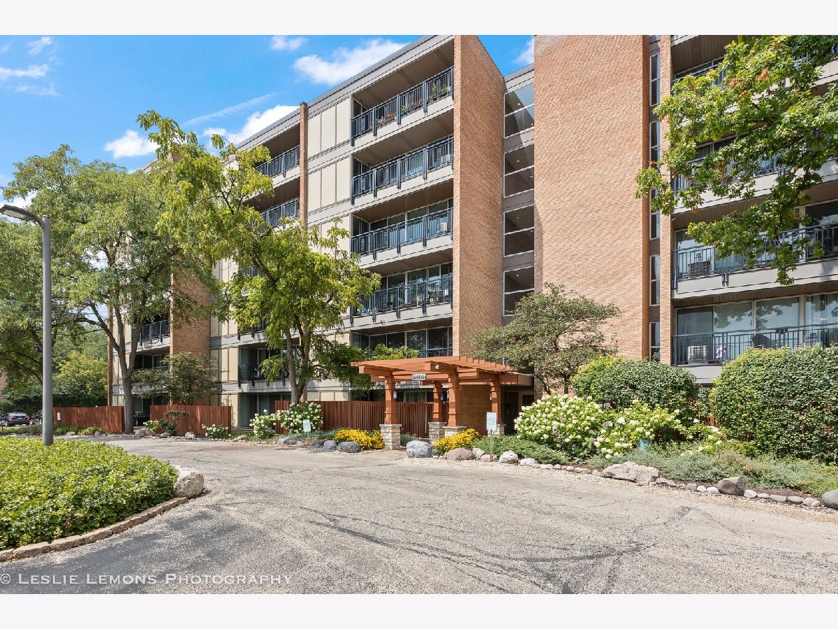  For Sale Lisle Illinois, 5950 Oakwood Drive