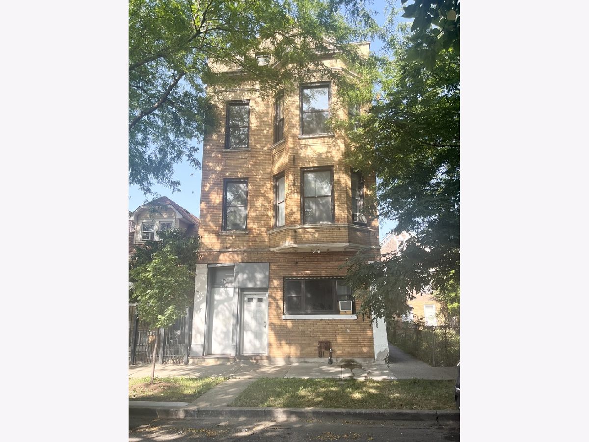  Rented Chicago Illinois, 2706 St Louis