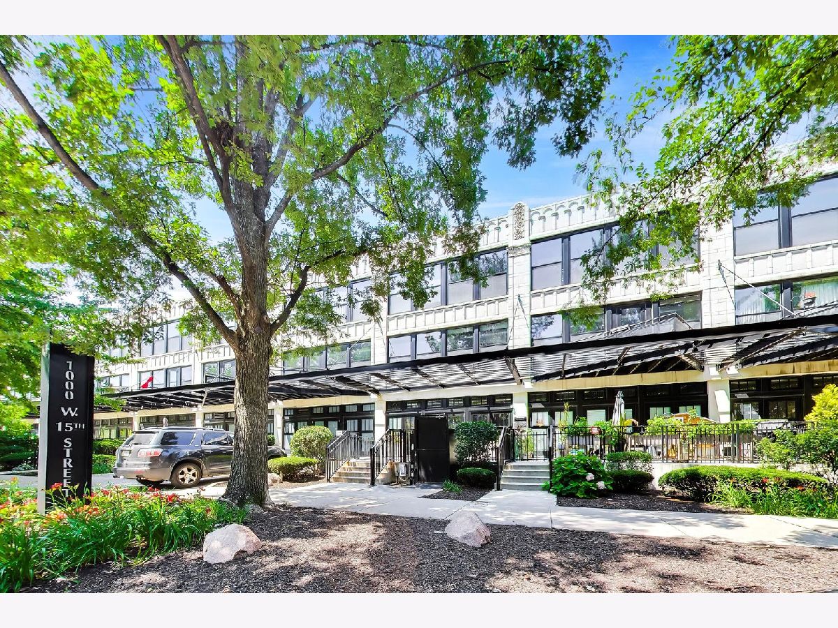  For Sale Chicago Illinois, 1000 15th Street