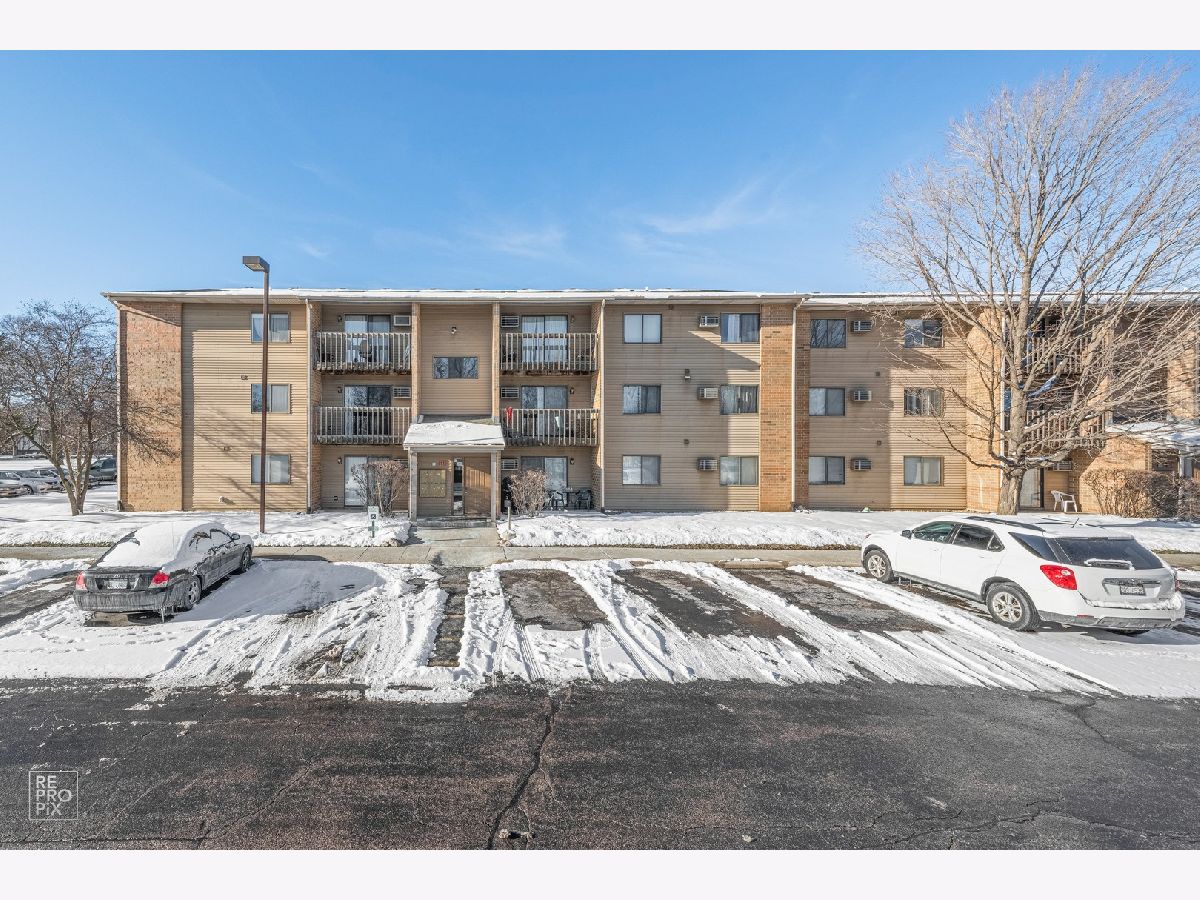  For Rent Crystal Lake Illinois, 651 Virginia