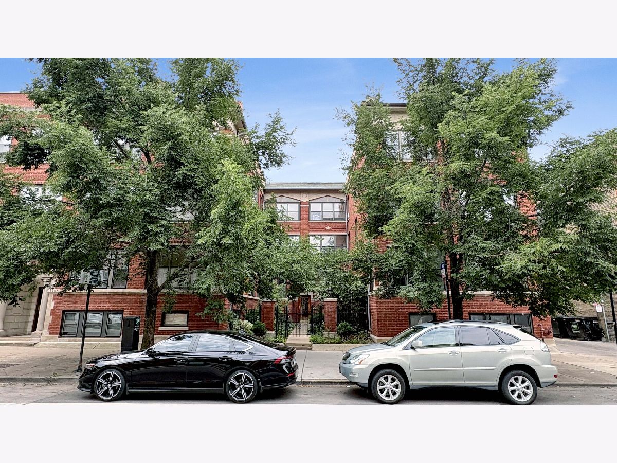  For Sale Chicago Illinois, 1915 Montrose Avenue