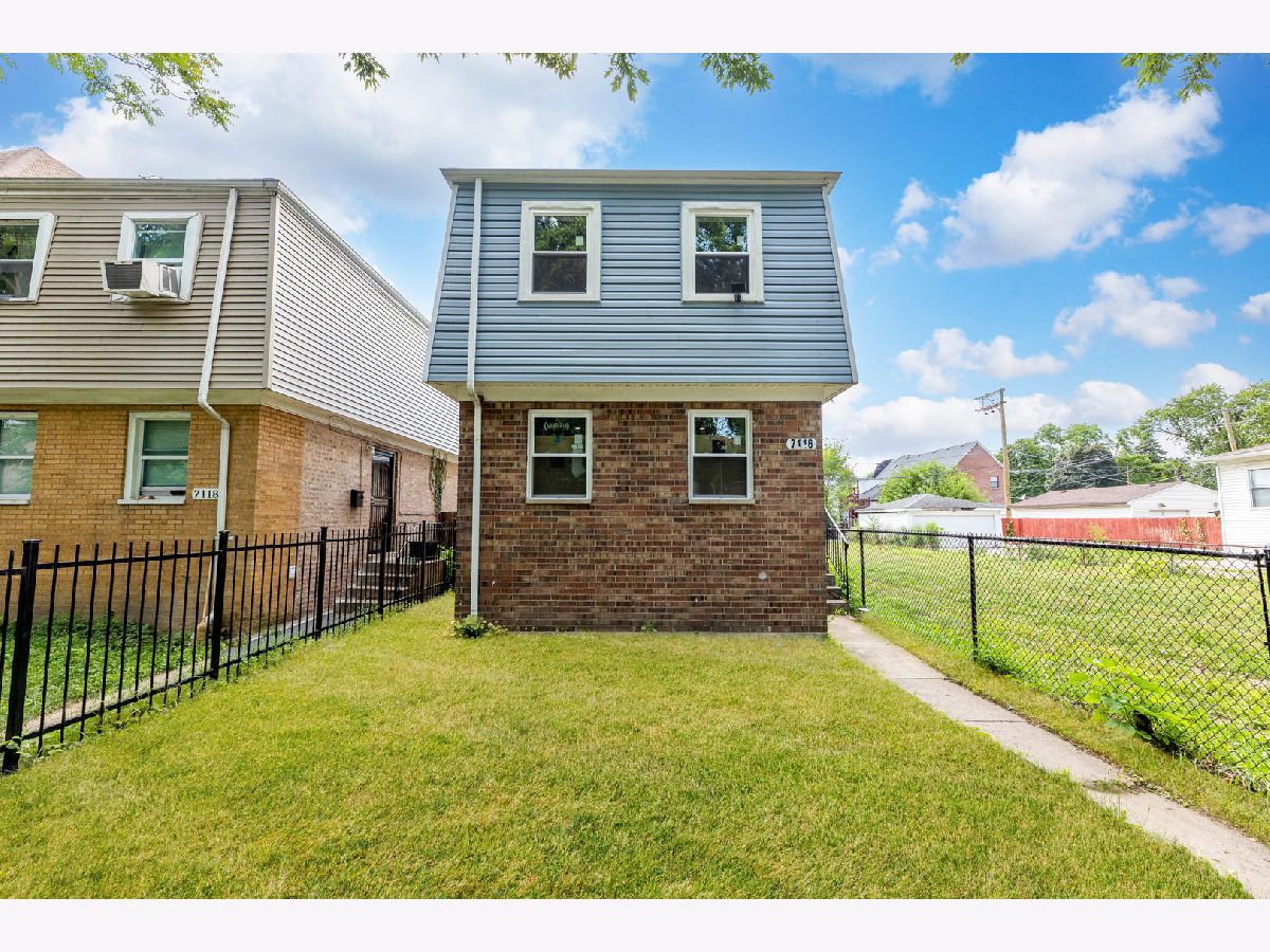  For Sale Chicago Illinois, 7116 University Avenue
