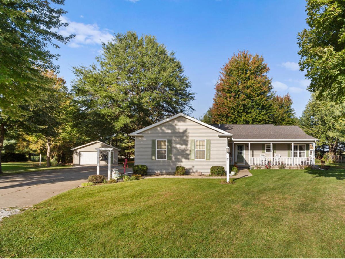  For Sale Monticello Illinois, 7 Sand Lake Court