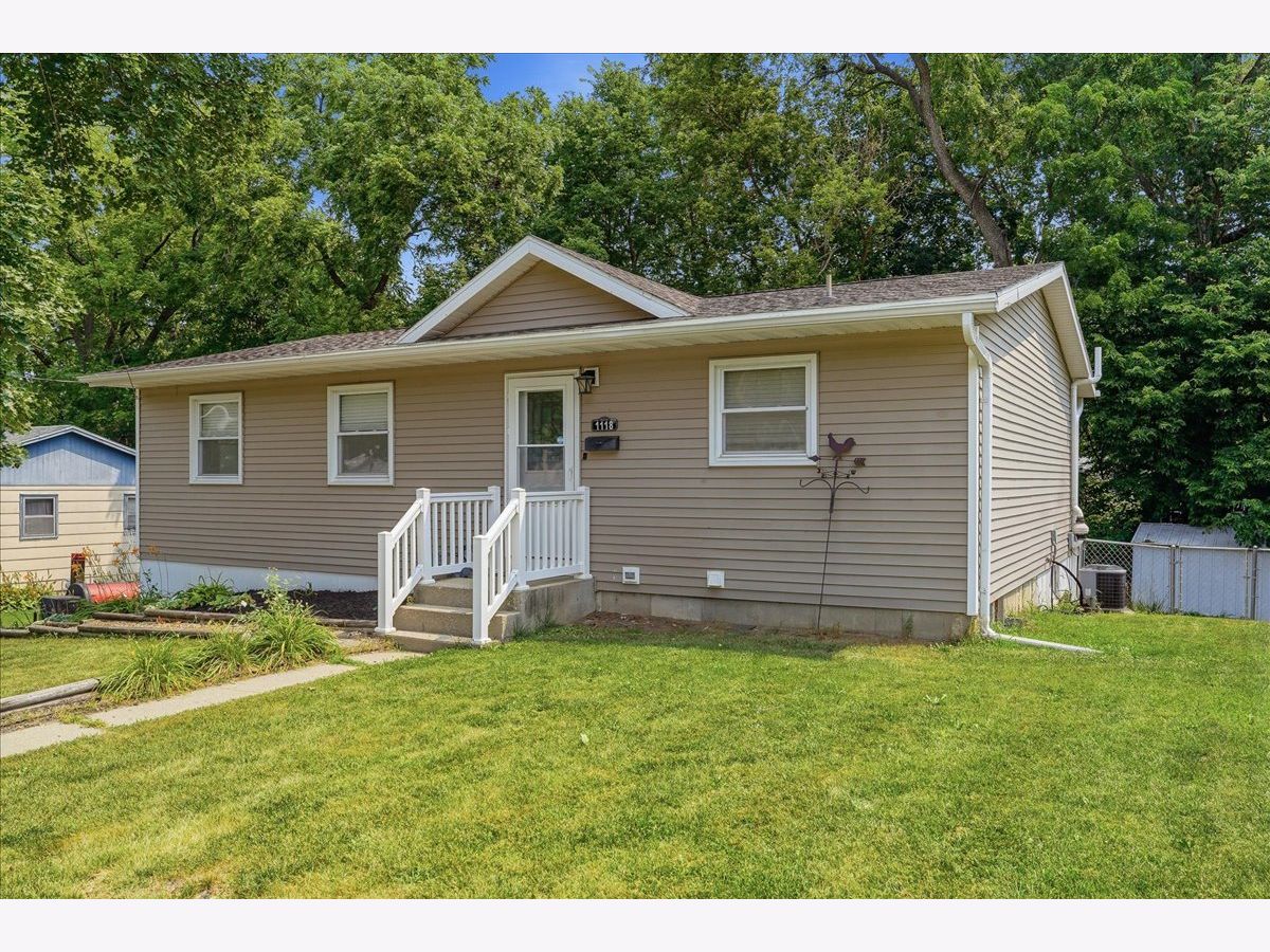  Sold Dixon Illinois, 1118 Elm