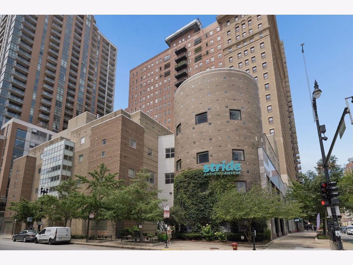 Condominiums For Sale Burnham Park Plaza Chicago Illinois, 40 9th Street