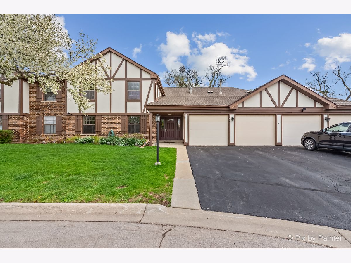 Condominiums For Sale Lexington Green Ii Schaumburg Illinois, 265 Buckingham Court