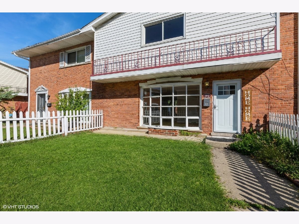  For Rent Des Plaines Illinois, 8842 Dee