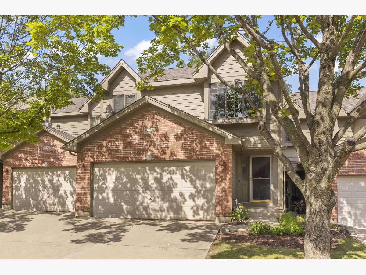 Townhomes For Sale Wynstone Of Century Oaks Elgin Illinois, 2034 Jeffrey Court