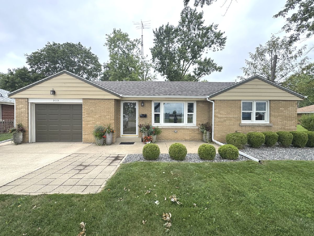 Homes For Sale Meadowview Bradley Illinois, 315 Brookmont Boulevard