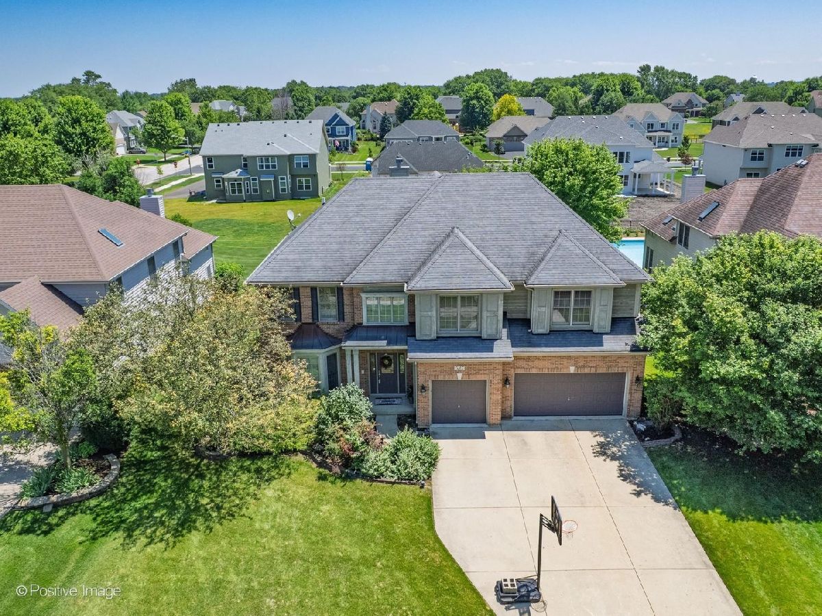  For Sale North Aurora Illinois, 537 Sycamore Lane