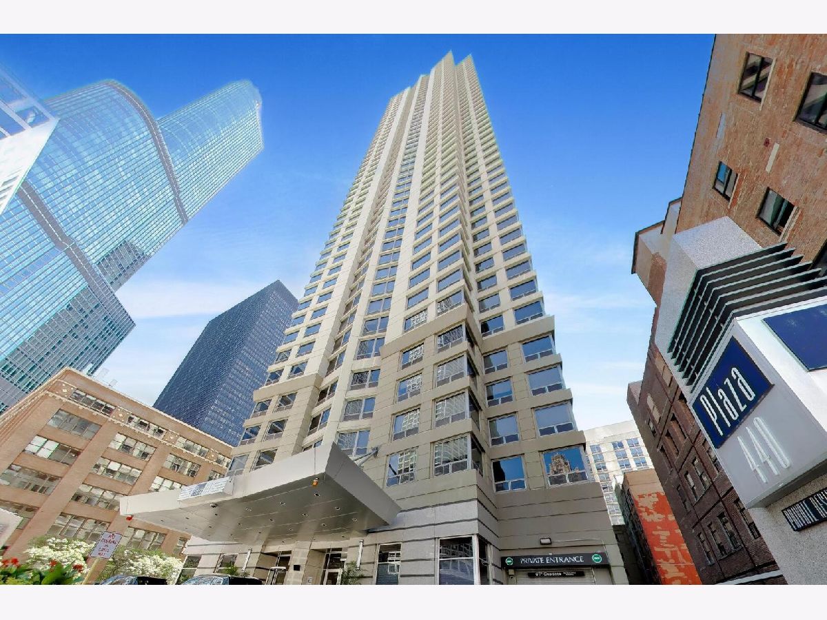Condominiums For Rent Plaza 440 Private Residences Chicago Illinois, 440 Wabash