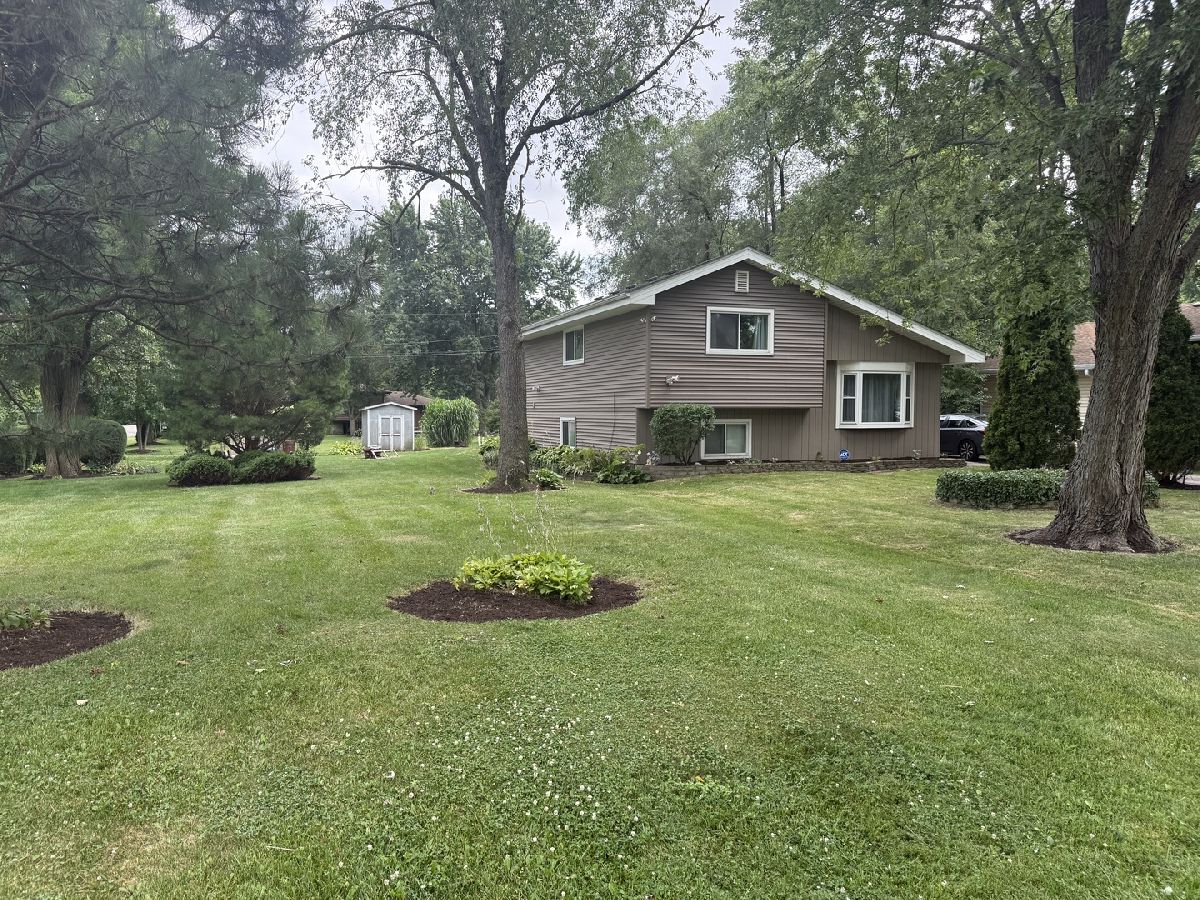  For Sale West Chicago Illinois, 29W313 Ray Avenue