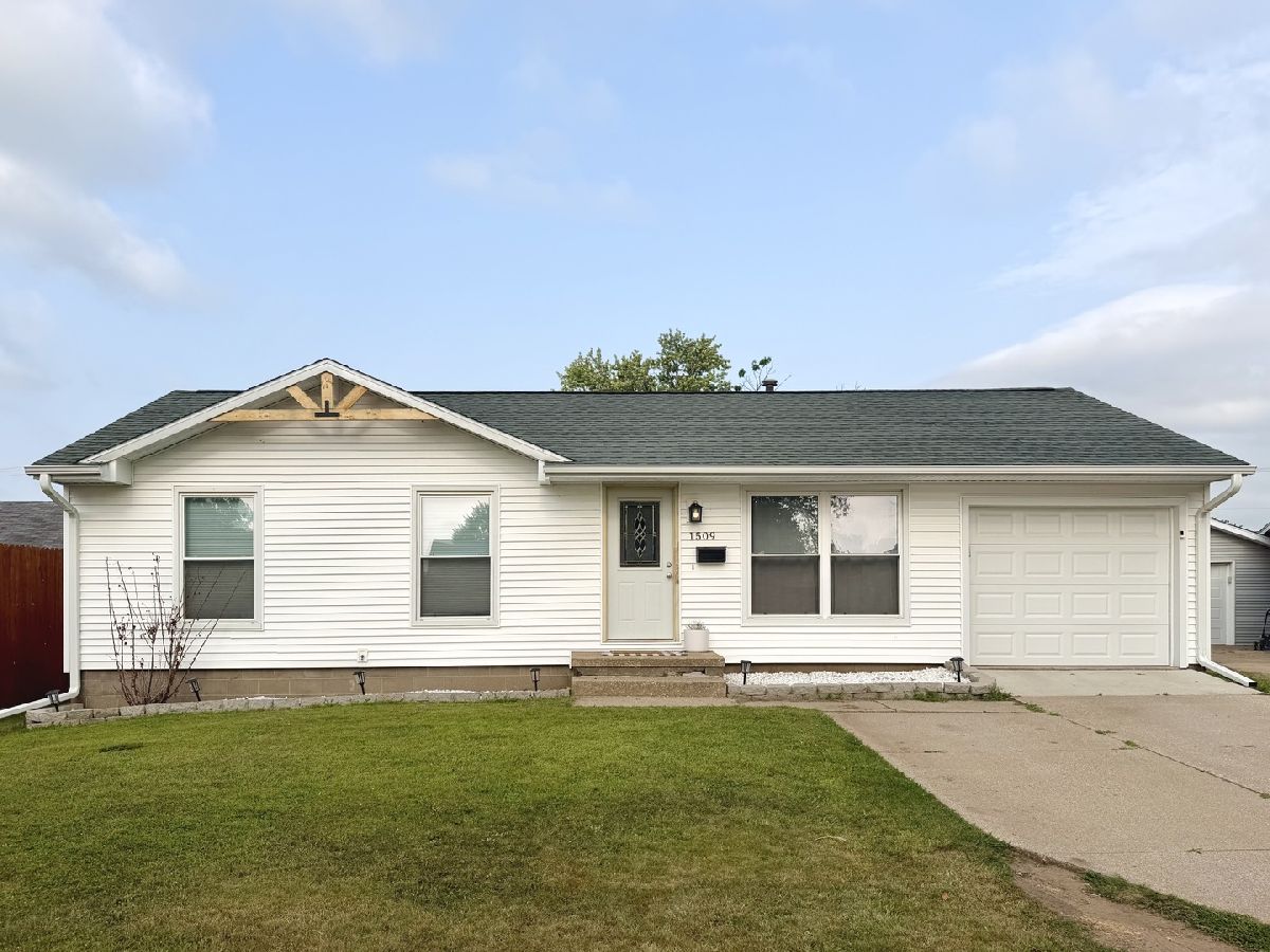  Sold Camanche Iowa, 1509 6th