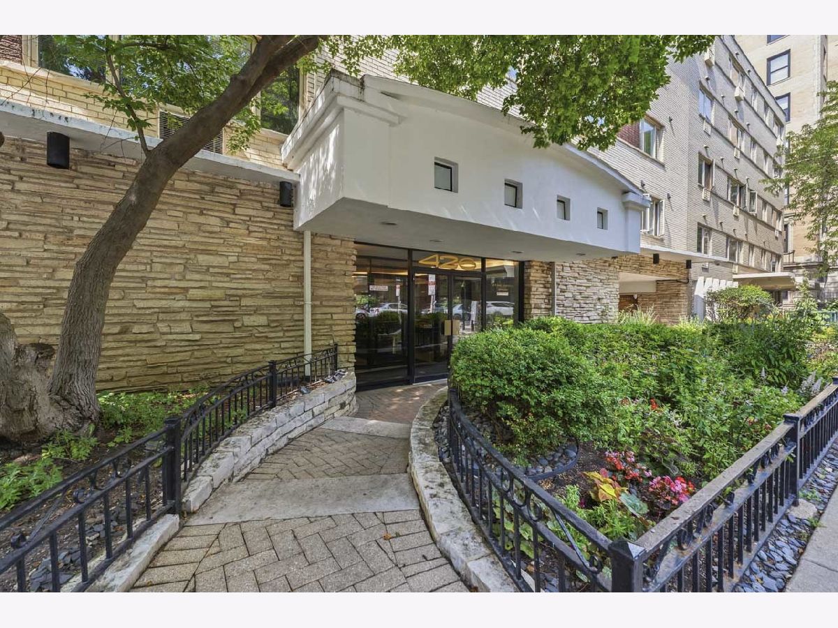  For Sale Chicago Illinois, 426 Barry Avenue