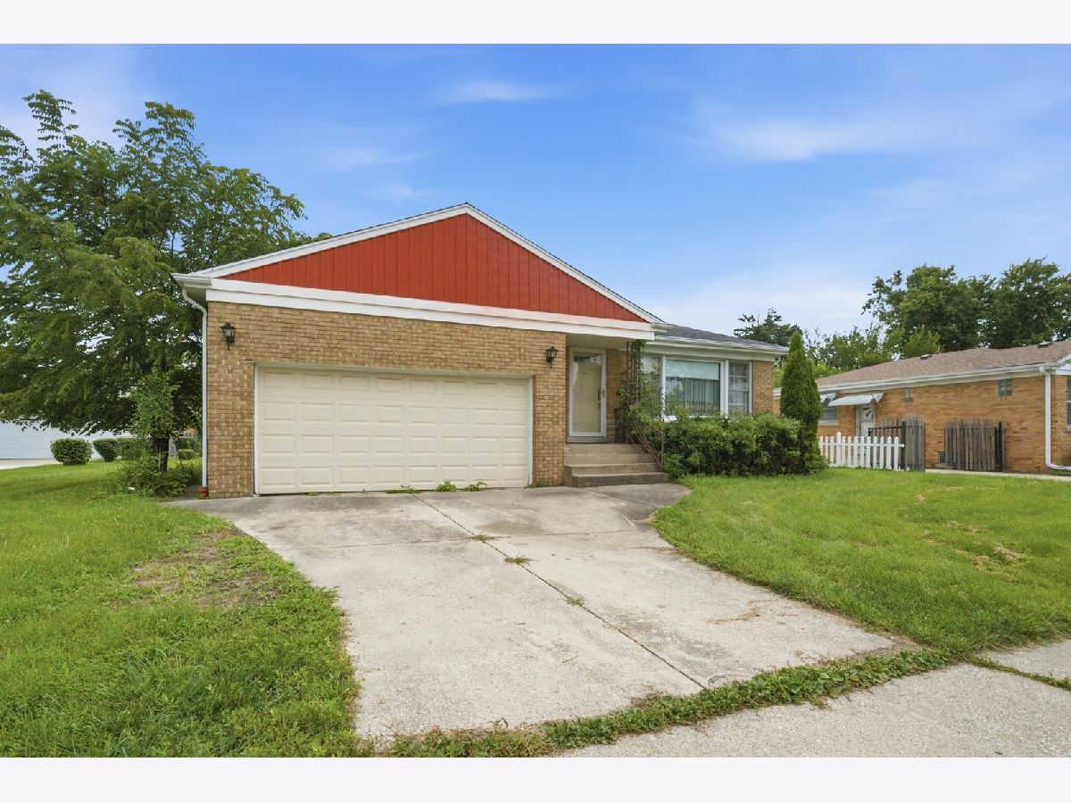  For Sale Westchester Illinois, 1944 Gardner Road