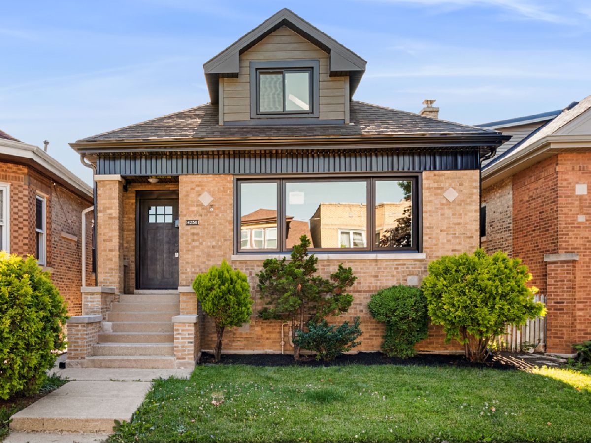  For Sale Chicago Illinois, 4256 Monitor Avenue