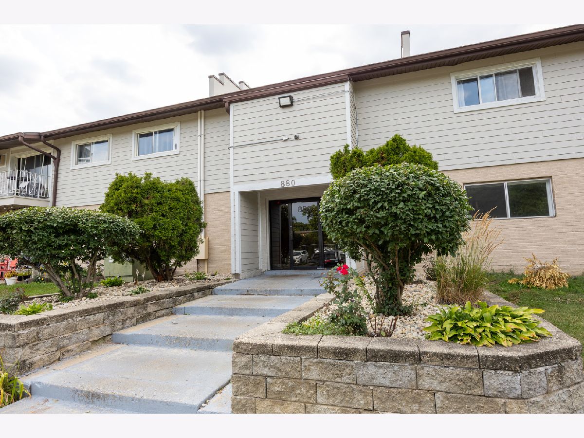  For Sale Prospect Heights Illinois, 880 Old Willow Road