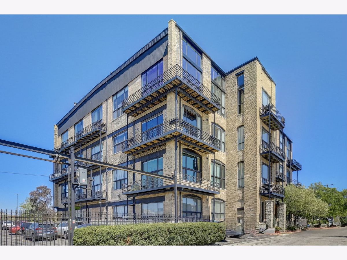  For Sale Chicago Illinois, 2614 Clybourn Avenue