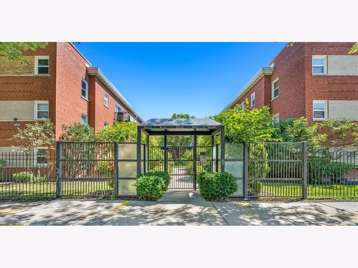  For Sale Chicago Illinois, 6421 Damen Avenue