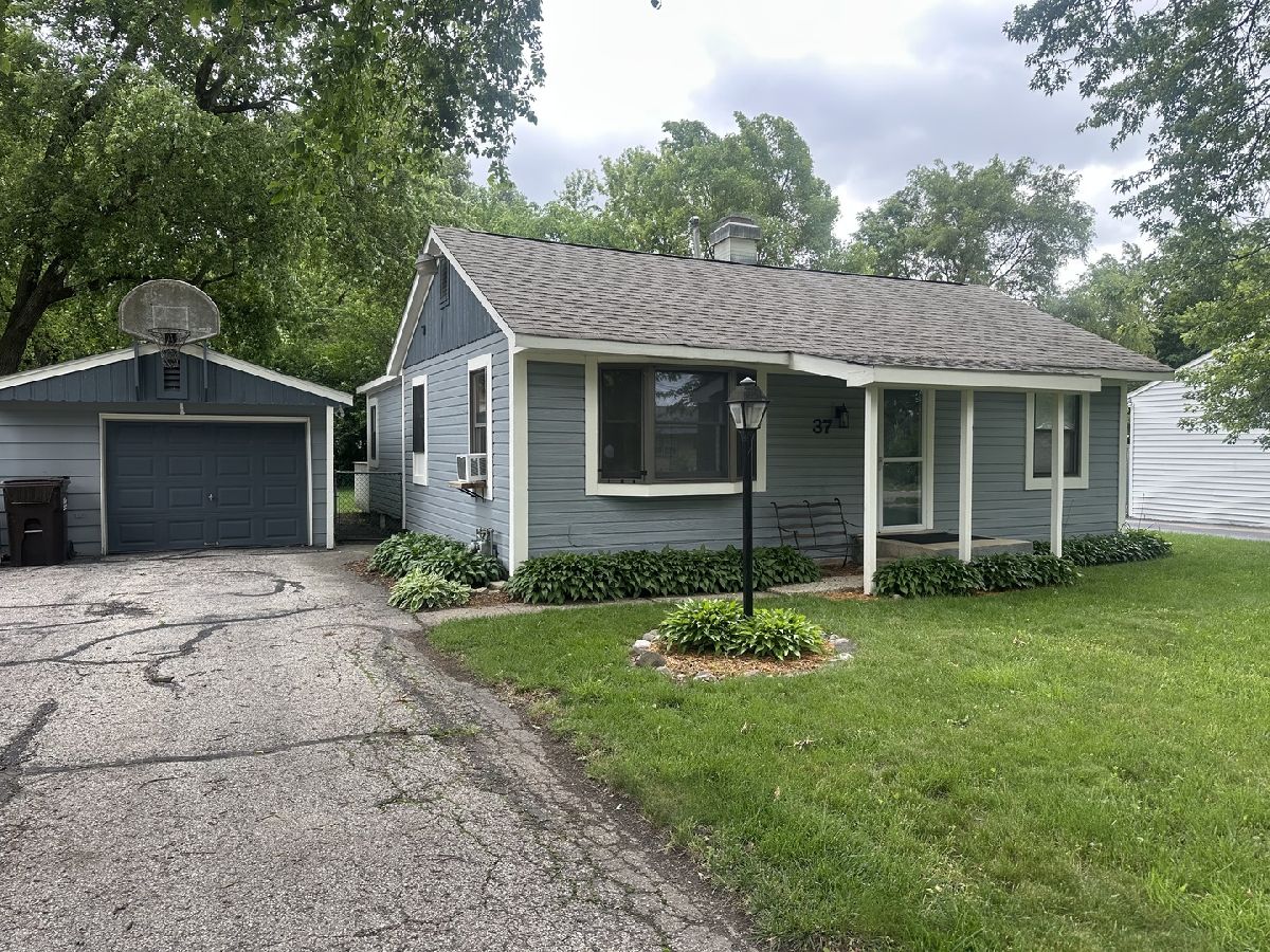  For Sale Crystal Lake Illinois, 37 Heather Drive