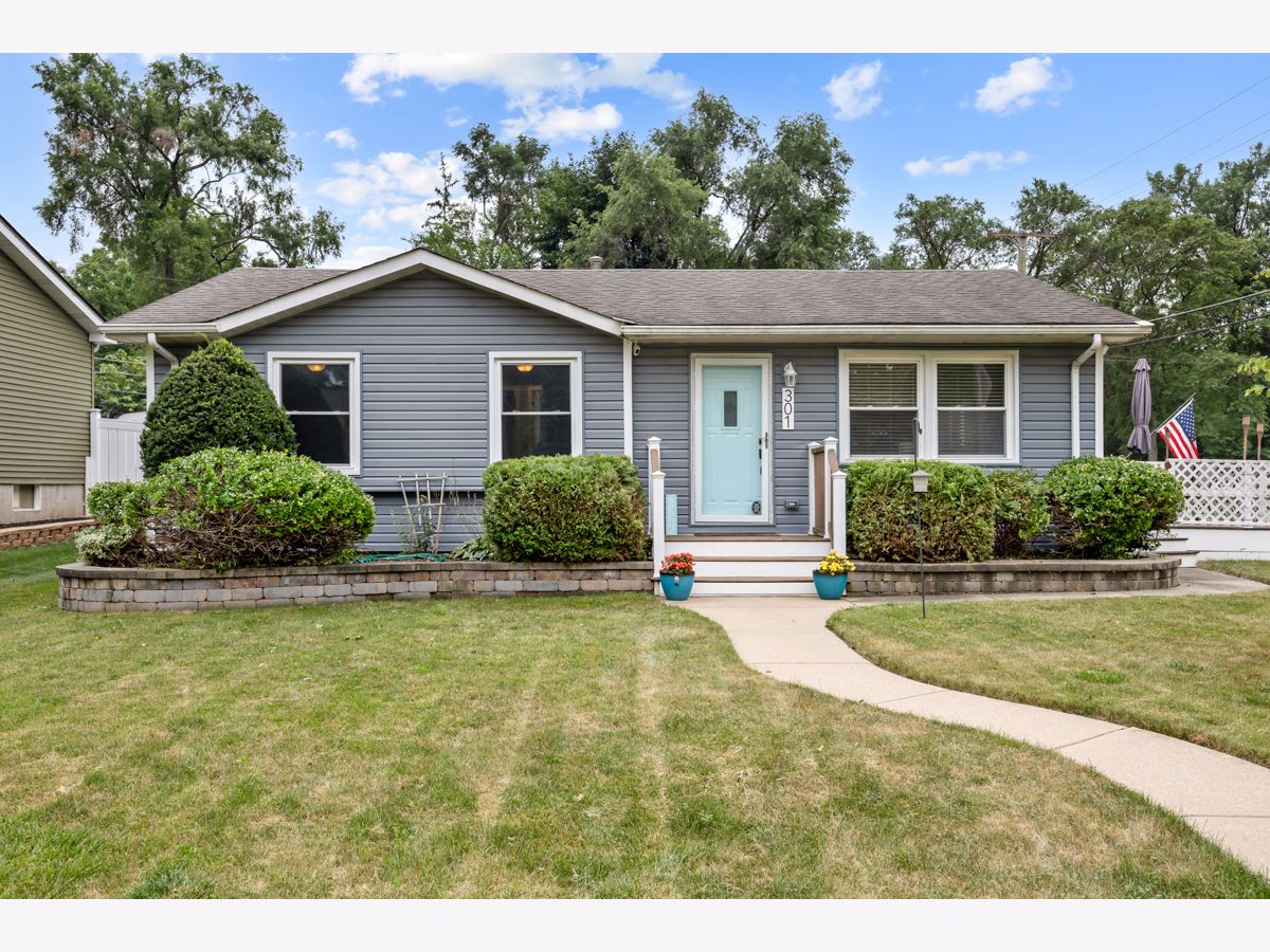  For Sale Island Lake Illinois, 301 Channel Drive