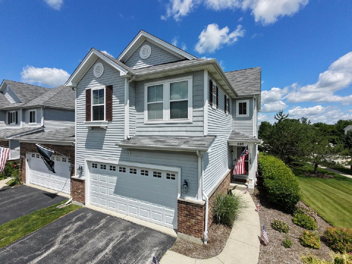  For Sale Crystal Lake Illinois, 668 Acadia Circle