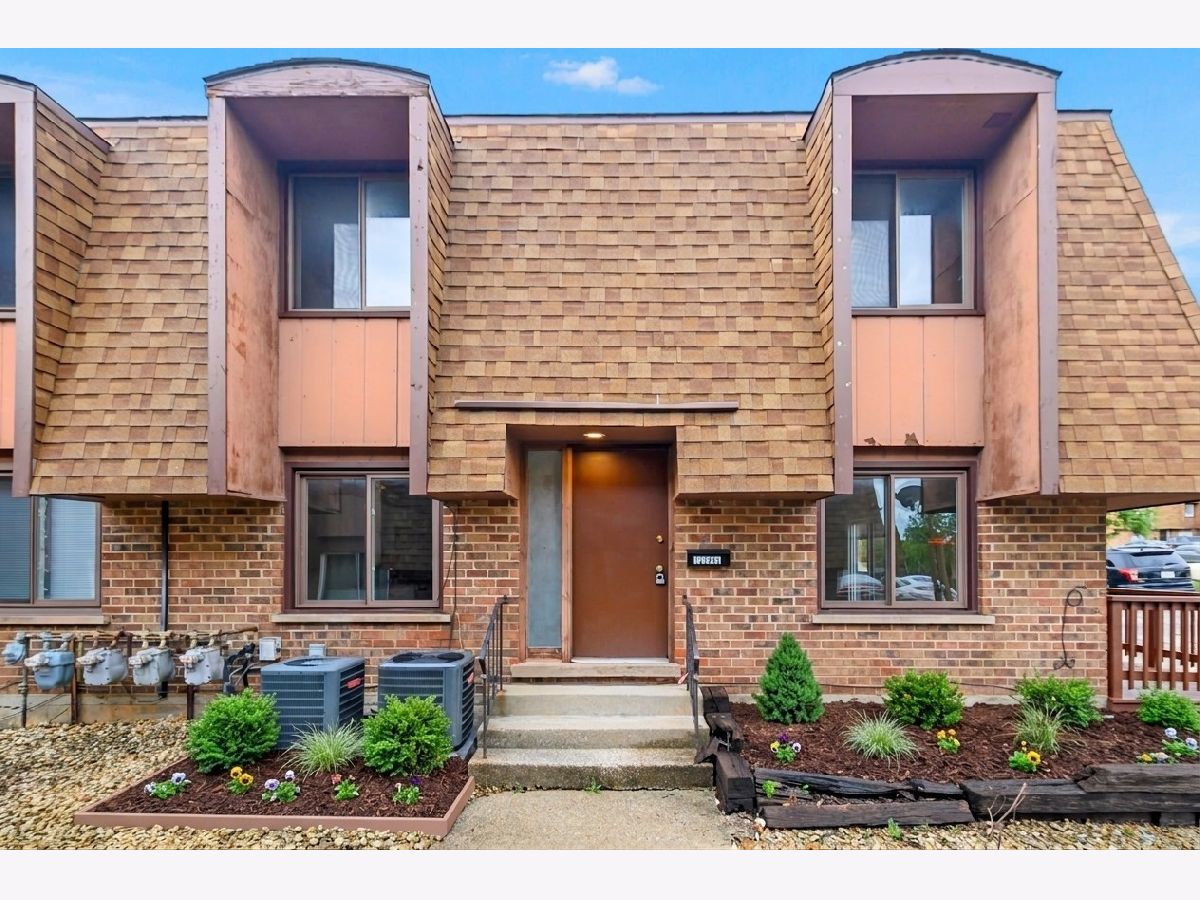 Condos & Townhomes For Sale Ronne Tree Alsip Illinois, 12752 Kenneth Avenue