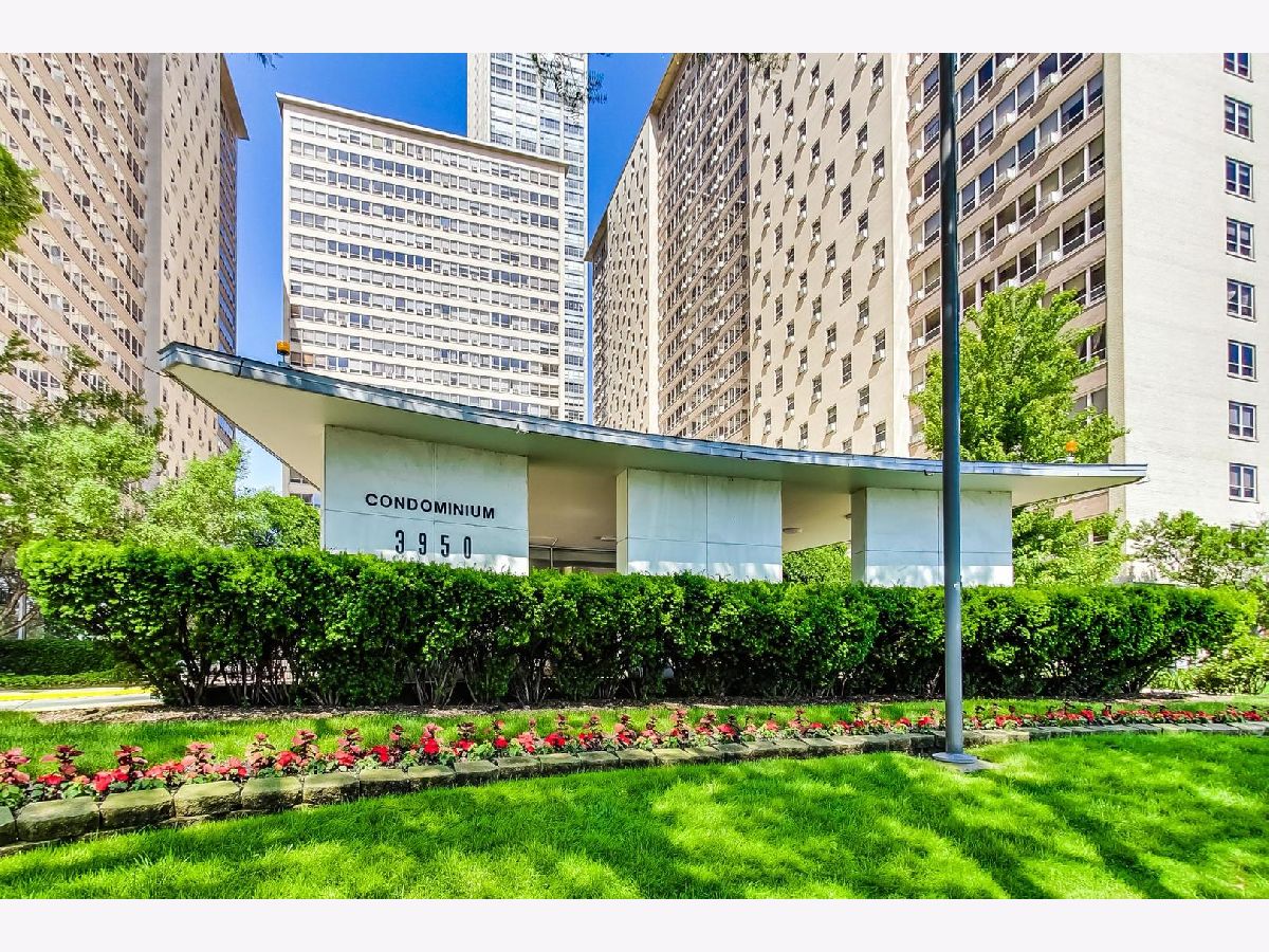  For Sale Chicago Illinois, 3950 Lake Shore Drive
