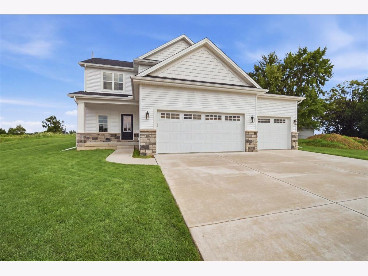 Homes & Condos & Townhomes For Sale Wittenberg Woods Bloomington Illinois, 804 Verkler Court