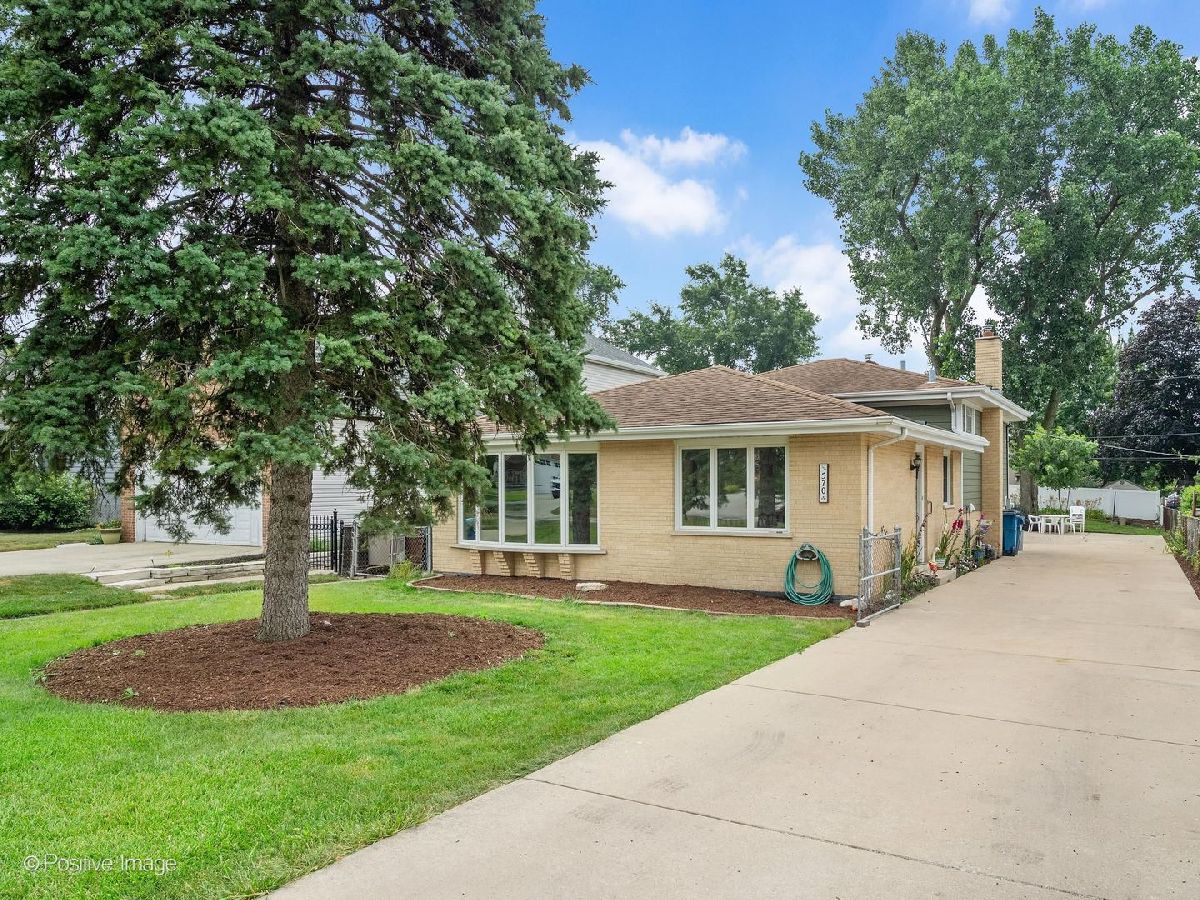  For Sale Elmhurst Illinois, 570 Crockett Avenue