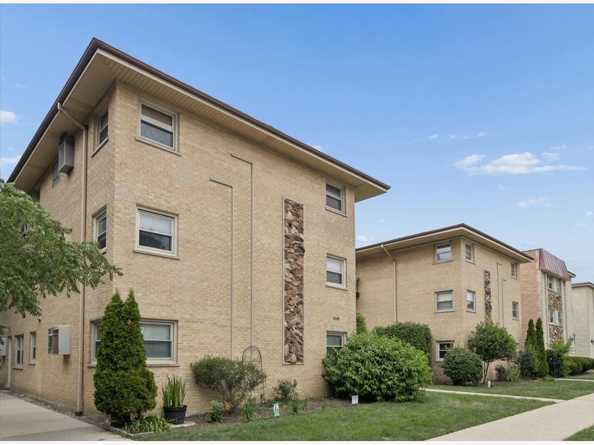 For Sale Chicago Illinois, 4200 Keystone Avenue