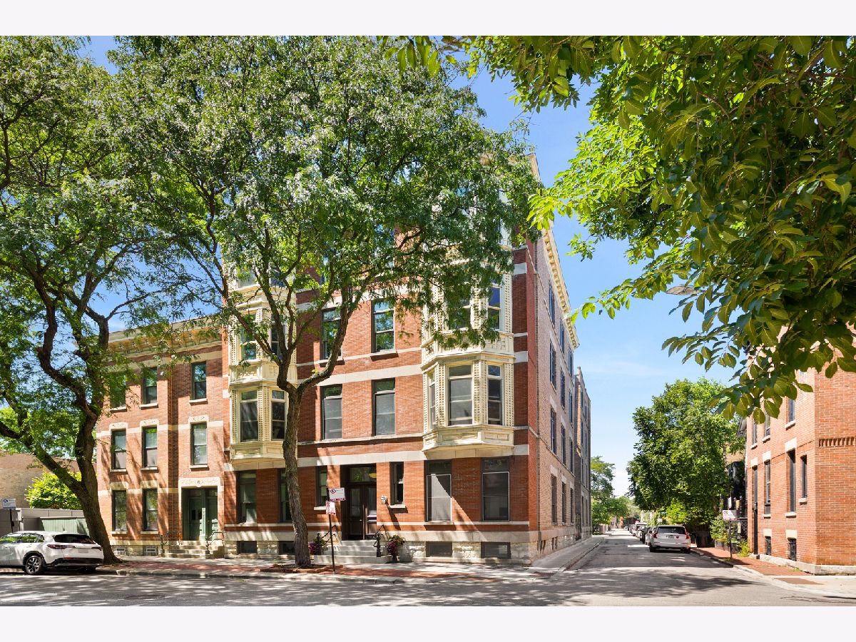  For Sale Chicago Illinois, 1742 North Park Avenue