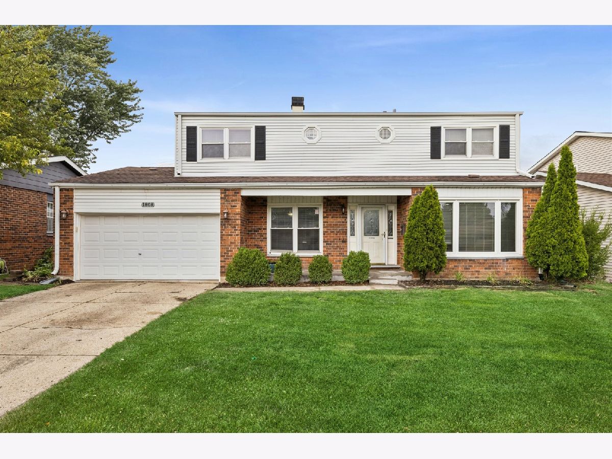  For Sale Mount Prospect Illinois, 1808 Pheasant Trail