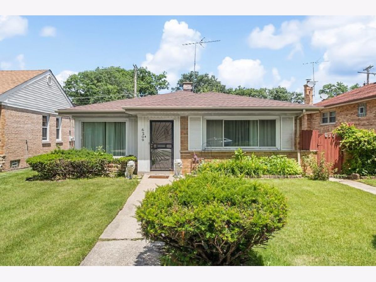  For Sale Chicago Illinois, 6209 Caldwell Avenue