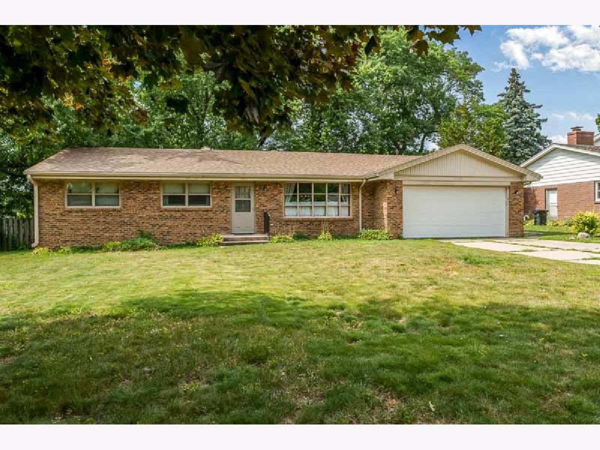  For Sale Rockford Illinois, 2212 Silverthorn Drive