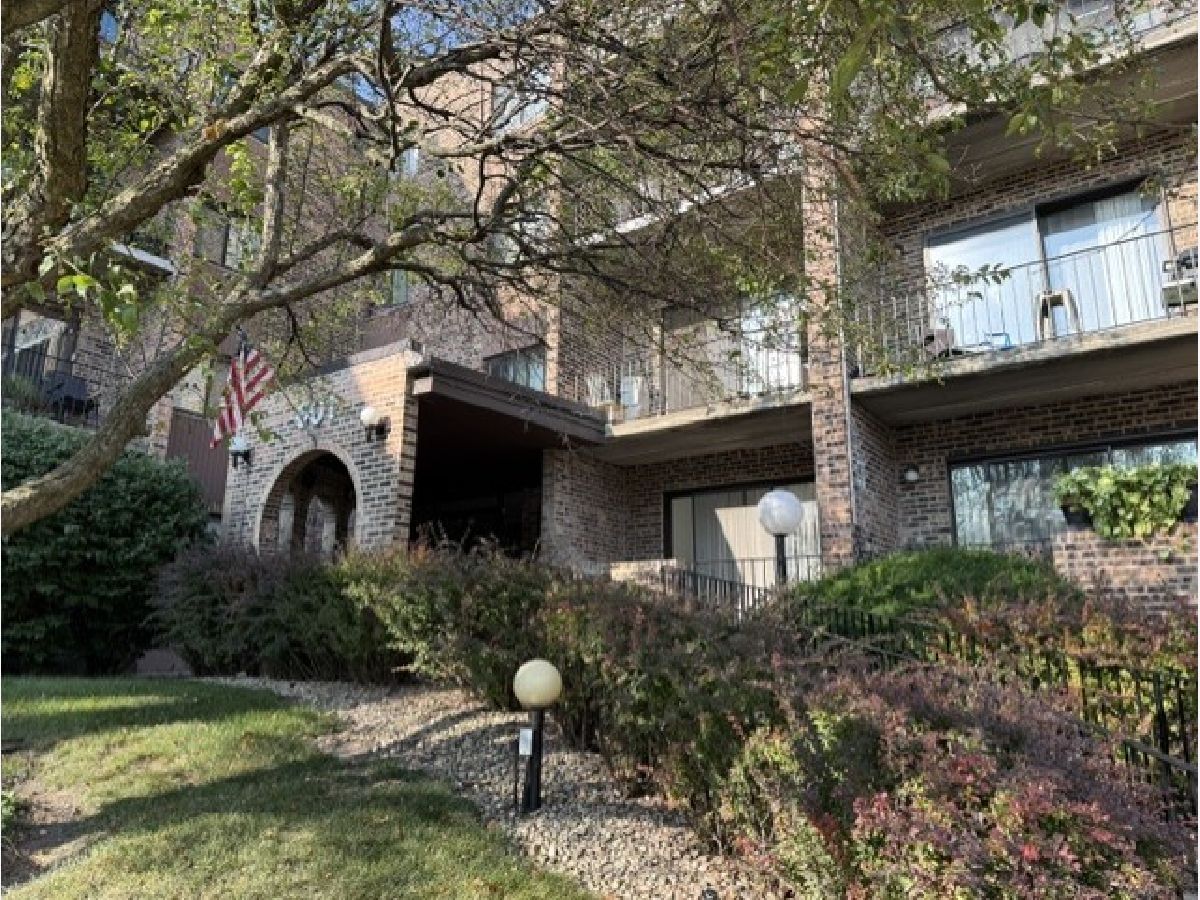  For Sale Mount Prospect Illinois, 601 Huntington Commons Road