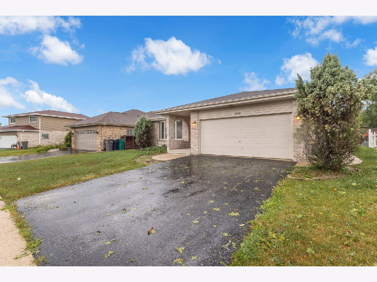  Rented Orland Hills Illinois, 9147 Boardwalk