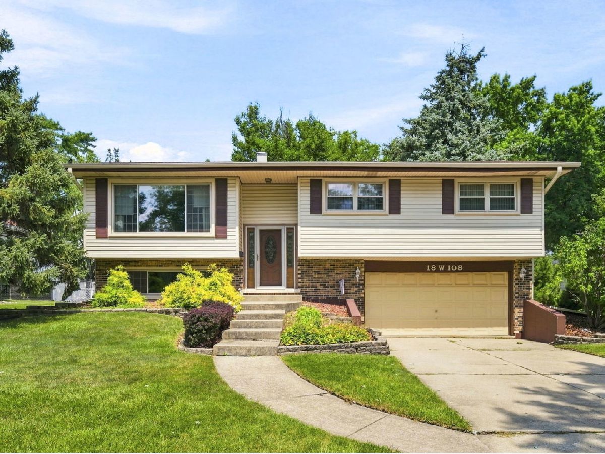 Homes For Sale Brookhaven Manor Darien Illinois, 18W108 71st Street