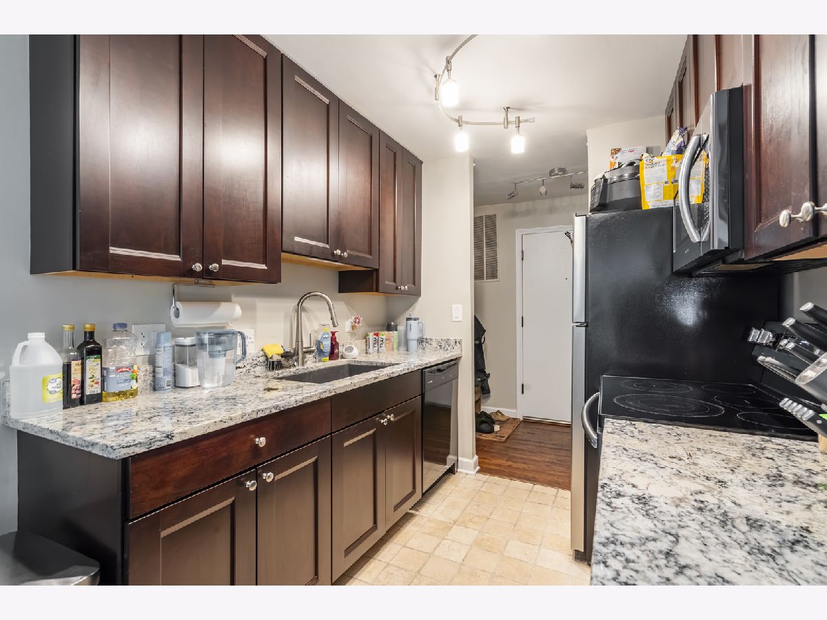  For Sale Lisle Illinois, 5800 Oakwood Drive