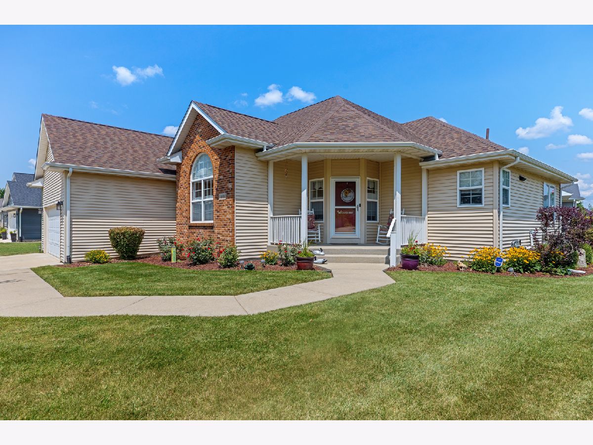  For Sale Rochelle Illinois, 1801 Squires Landing