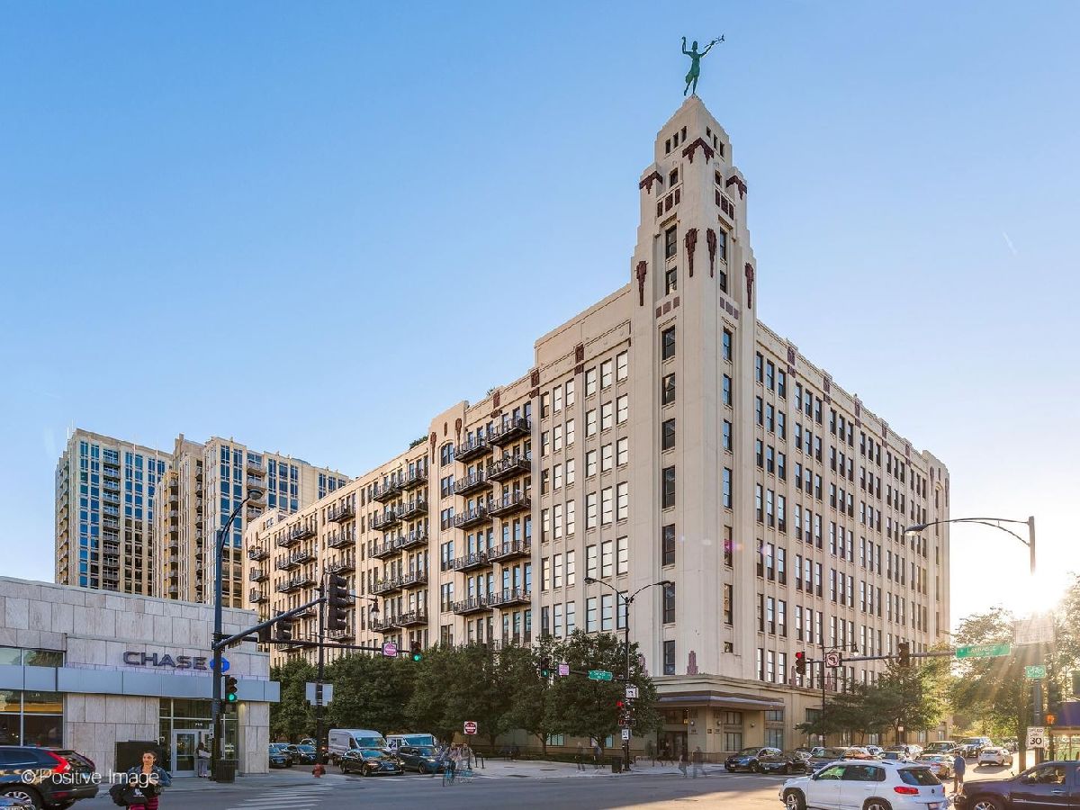 Condominiums Sold One River Place Chicago Illinois, 758 Larrabee
