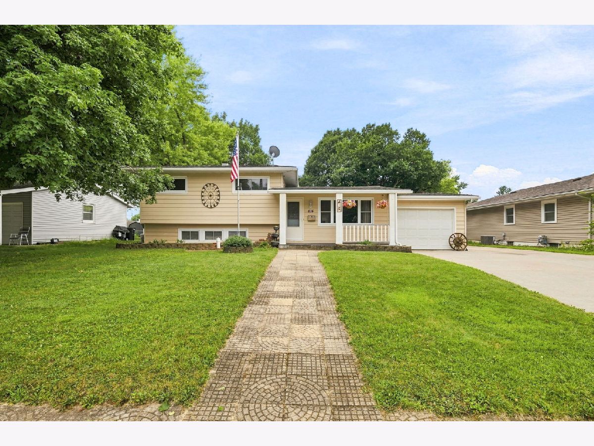  For Sale Morris Illinois, 415 Maple Drive
