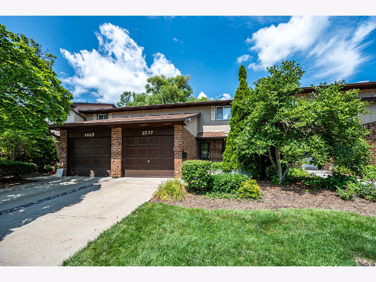  For Sale Wheaton Illinois, 1037 Loughborough Court