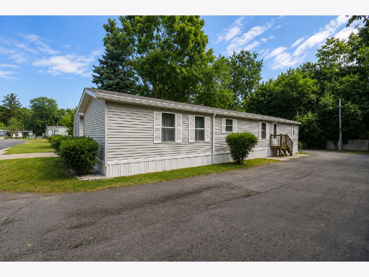  For Sale Zion Illinois, 41561 Sheridan Road